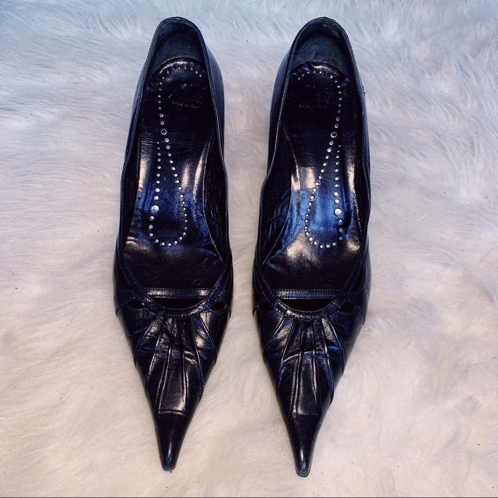 4/$25 MALU Black Pointed Toe Italian Leather Heels